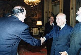Il Presidente della Repubblica Oscar Luigi Scalfaro riceve Salvatore Sfrecola, presidente dell'Associazione magistrati della Corte dei conti, con la Giunta esecutiva