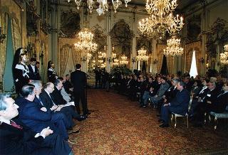 Il Presidente Scalfaro riceve il Sen. Patrizia Toia, sottosegretario di Stato agli affari esteri, con i membri del Consiglio generale degli italiani all'estero