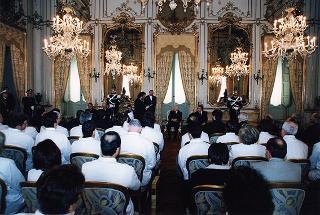 Il Presidente Scalfaro riceve Adelmo Alberghini e Adamo Neri, presidente e direttore delle Macellerie Gastronomiche Modenesi, con gli aderenti al sodalizio