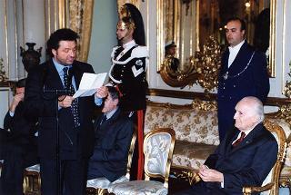 Il Presidente Scalfaro riceve Adelmo Alberghini e Adamo Neri, presidente e direttore delle Macellerie Gastronomiche Modenesi, con gli aderenti al sodalizio