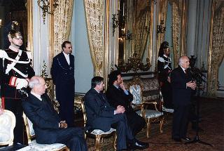 Il Presidente Scalfaro riceve Adelmo Alberghini e Adamo Neri, presidente e direttore delle Macellerie Gastronomiche Modenesi, con gli aderenti al sodalizio