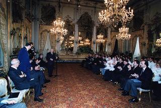 Il Presidente Scalfaro riceve Adelmo Alberghini e Adamo Neri, presidente e direttore delle Macellerie Gastronomiche Modenesi, con gli aderenti al sodalizio