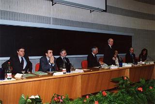 Intervento del Presidente della Repubblica alla Giornata di studio su "Conoscenza e Sviluppo: quale ruolo dell'Università sul Territorio", promosso dal CEIS - Centro Interdipartimentale di Studi Internazionali sull'Economia e lo Sviluppo dell'Università degli Studi di Roma "Tor Vergata". Roma, Università di "Tor Vergata"