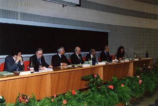 Intervento del Presidente della Repubblica alla Giornata di studio su "Conoscenza e Sviluppo: quale ruolo dell'Università sul Territorio", promosso dal CEIS - Centro Interdipartimentale di Studi Internazionali sull'Economia e lo Sviluppo dell'Università degli Studi di Roma "Tor Vergata". Roma, Università di "Tor Vergata"