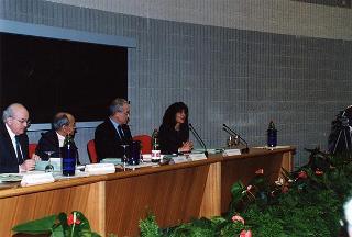Intervento del Presidente della Repubblica alla Giornata di studio su "Conoscenza e Sviluppo: quale ruolo dell'Università sul Territorio", promosso dal CEIS - Centro Interdipartimentale di Studi Internazionali sull'Economia e lo Sviluppo dell'Università degli Studi di Roma "Tor Vergata". Roma, Università di "Tor Vergata"