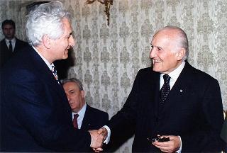 Giosuè Calabrese, presidente dell'Amministrazione Provinciale di Rieti, con la Giunta e il Consiglio Provinciale