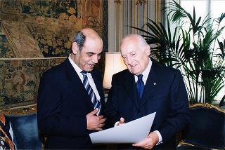 Nemer Hammad, delegato generale palestinese in Italia, con i familiari
