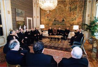 Don Luciano Benassi, presidente della Federazione fra le Associazioni del clero in Italia, con il Consiglio direttivo