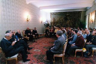 Don Lorenzo Colcera, parroco del Sacro Cuore di Gesù di Vercelli, con una delegazione di pellegrini della Parrocchia Salesiana
