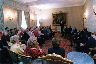 Don Lorenzo Colcera, parroco del Sacro Cuore di Gesù di Vercelli, con una delegazione di pellegrini della Parrocchia Salesiana