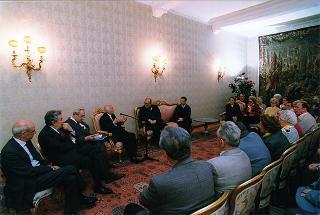 Don Lorenzo Colcera, parroco del Sacro Cuore di Gesù di Vercelli, con una delegazione di pellegrini della Parrocchia Salesiana