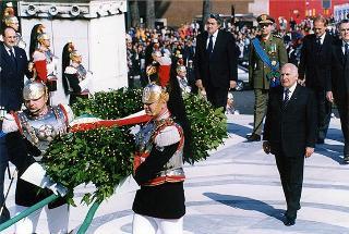 Roma, Altare della Patria: intervento del Presidente della Repubblica alla deposizione di una corona d'alloro per la celebrazione del 54° anniversario della Liberazione