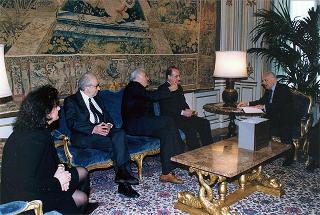 Federico Motta, amministratore delegato della "Federico Motta Editore", ed i direttori della Storia generale della letteratura italiana, per presentare l'opera