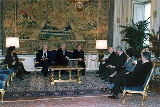 Federico Motta, amministratore delegato della "Federico Motta Editore", ed i direttori della Storia generale della letteratura italiana, per presentare l'opera