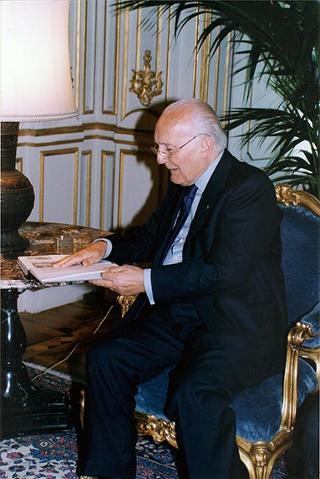 Federico Motta, amministratore delegato della "Federico Motta Editore", ed i direttori della Storia generale della letteratura italiana, per presentare l'opera