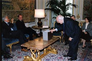 Federico Motta, amministratore delegato della "Federico Motta Editore", ed i direttori della Storia generale della letteratura italiana, per presentare l'opera