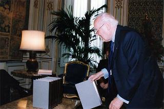 Federico Motta, amministratore delegato della "Federico Motta Editore", ed i direttori della Storia generale della letteratura italiana, per presentare l'opera