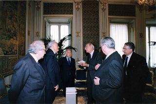 Federico Motta, amministratore delegato della "Federico Motta Editore", ed i direttori della Storia generale della letteratura italiana, per presentare l'opera