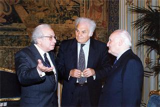 Federico Motta, amministratore delegato della "Federico Motta Editore", ed i direttori della Storia generale della letteratura italiana, per presentare l'opera