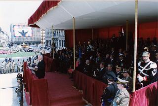 Intervento del Presidente della Repubblica Oscar Luigi Scalfaro alla cerimonia celebrativa della Festa dell'Esercito. Roma, Altare della Patria