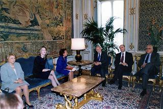 Il Presidente della Repubblica Oscar Luigi Scalfaro riceve una delegazione della Fondazione &quot;Marisa Bellisario&quot;