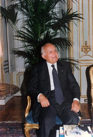 Primi piani del Presidente della Repubblica Scalfaro