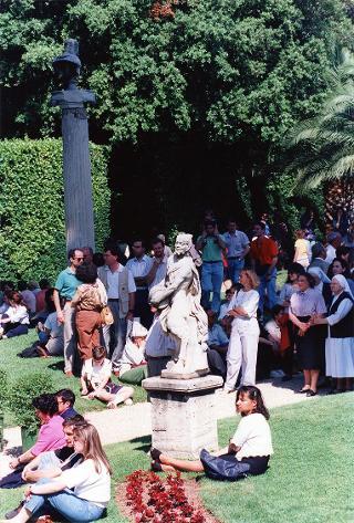 Apertura al pubblico dei giardini del Quirinale, in occasione del 50° anniversario della Fondazione della Repubblica