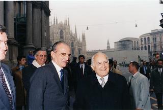 Il Presidente della Repubblica Oscar Luigi Scalfaro durante la visita alla città di Milano