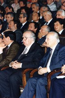 Il Presidente Oscar Luigi Scalfaro interviene alla inaugurazione dell'Anno Accademico 1992-1993 all'Università degli studi di Roma &quot;La Sapienza&quot;