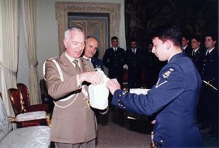 Incontro del Consigliere militare con una delegazione di ufficiali ed allievi dell'Accademia Aeronautica di Pozzuoli, in servizio di guardia d'onore al Palazzo del Quirinale