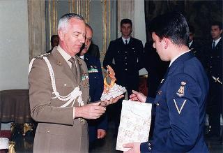 Incontro del Consigliere militare con una delegazione di ufficiali ed allievi dell'Accademia Aeronautica di Pozzuoli, in servizio di guardia d'onore al Palazzo del Quirinale