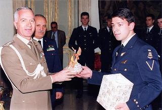 Incontro del Consigliere militare con una delegazione di ufficiali ed allievi dell'Accademia Aeronautica di Pozzuoli, in servizio di guardia d'onore al Palazzo del Quirinale