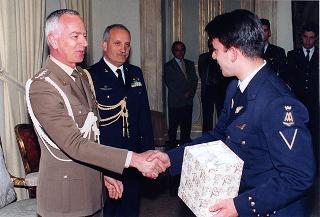 Incontro del Consigliere militare con una delegazione di ufficiali ed allievi dell'Accademia Aeronautica di Pozzuoli, in servizio di guardia d'onore al Palazzo del Quirinale