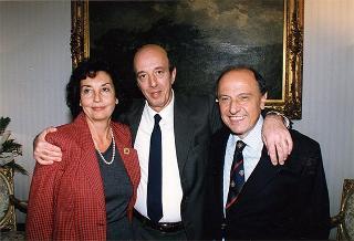 Saluto di commiato del Consigliere per la stampa e l'informazione dott. Gaetano Scelba al sig. Vinicio Degni