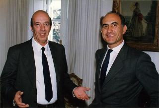 Saluto di commiato del Consigliere per la stampa e l'informazione dott. Gaetano Scelba al sig. Vinicio Degni
