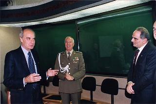 Saluto di commiato del gen. Scaramucci al gen. Giancarlo Papa e all'aiutante Luigi Passariello