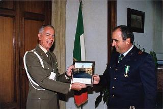 Saluto di commiato del gen. Scaramucci al gen. Giancarlo Papa e all'aiutante Luigi Passariello