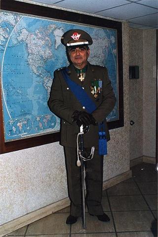Saluto di commiato del gen. Scaramucci al gen. Giancarlo Papa e all'aiutante Luigi Passariello