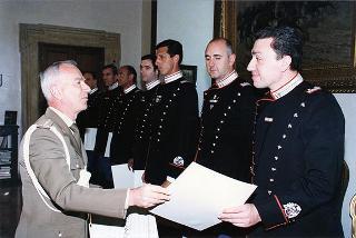 Consegna di onorificenze da parte del gen. Scaramucci ad alcuni componenti del Reggimento Corazzieri