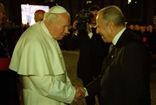 Intervento del Presidente della Repubblica alla cerimonia di Benedizione della facciata della Basilica di San Pietro in Vaticano presieduta da Sua Santità Giovanni Paolo II