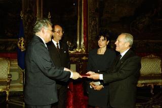 Incontro con S.E. il Signor Thelmut Harris Wilhelm Woutersz, nuovo Ambasciatore della Repubblica Democratica Socialista di Sri Lanka: presentazione delle Lettere Credenziali