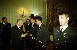 Incontro con una delegazione di Allievi Ufficiali dell'Accademia Aeronautica di Pozzuoli, in servizio di Guardia d'Onore al Palazzo del Quirinale