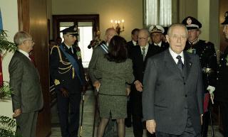 Incontro con i componenti del Consiglio Direttivo della Sezione Combattenti e Reduci della Presidenza della Repubblica e successiva deposizione di una corona d'alloro sulla lapide dei Caduti del Quirinale, in occasione del Giorno dell'Unità Nazionale e della Festa delle Forze Armate