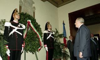 Incontro con i componenti del Consiglio Direttivo della Sezione Combattenti e Reduci della Presidenza della Repubblica e successiva deposizione di una corona d'alloro sulla lapide dei Caduti del Quirinale, in occasione del Giorno dell'Unità Nazionale e della Festa delle Forze Armate