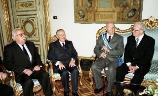 Incontro con i componenti del Consiglio Direttivo della Sezione Combattenti e Reduci della Presidenza della Repubblica e successiva deposizione di una corona d'alloro sulla lapide dei Caduti del Quirinale, in occasione del Giorno dell'Unità Nazionale e della Festa delle Forze Armate