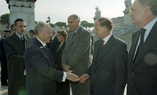 Deposizione di una corona d'alloro, da parte del Presidente della Repubblica, all'Altare della Patria ed al Mausoleo Ardeatino, in occasione del Giorno dell'Unità Nazionale e Festa delle Forze Armate