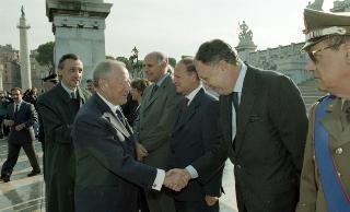 Deposizione di una corona d'alloro, da parte del Presidente della Repubblica, all'Altare della Patria ed al Mausoleo Ardeatino, in occasione del Giorno dell'Unità Nazionale e Festa delle Forze Armate