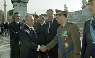 Deposizione di una corona d'alloro, da parte del Presidente della Repubblica, all'Altare della Patria ed al Mausoleo Ardeatino, in occasione del Giorno dell'Unità Nazionale e Festa delle Forze Armate