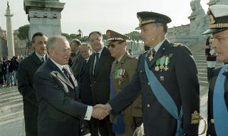 Deposizione di una corona d'alloro, da parte del Presidente della Repubblica, all'Altare della Patria ed al Mausoleo Ardeatino, in occasione del Giorno dell'Unità Nazionale e Festa delle Forze Armate
