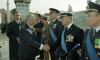 Deposizione di una corona d'alloro, da parte del Presidente della Repubblica, all'Altare della Patria ed al Mausoleo Ardeatino, in occasione del Giorno dell'Unità Nazionale e Festa delle Forze Armate